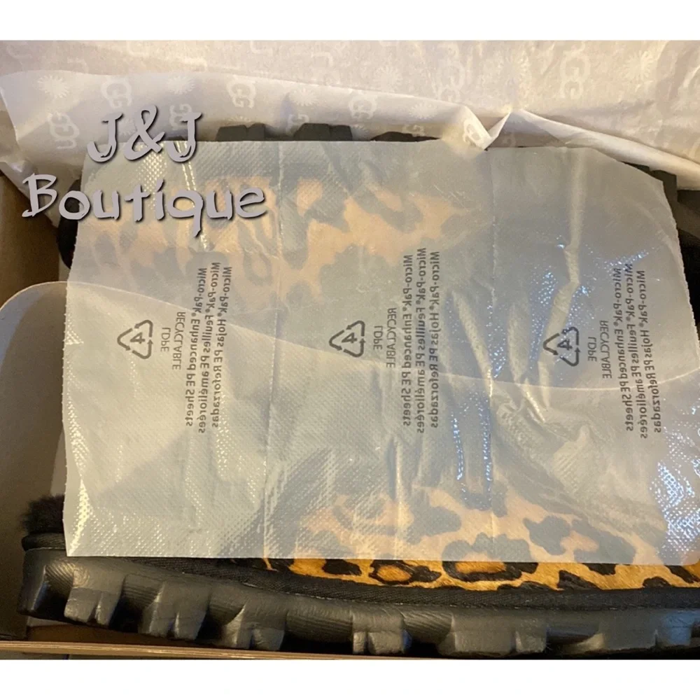 UGG Coquette - Picture 6 of 9